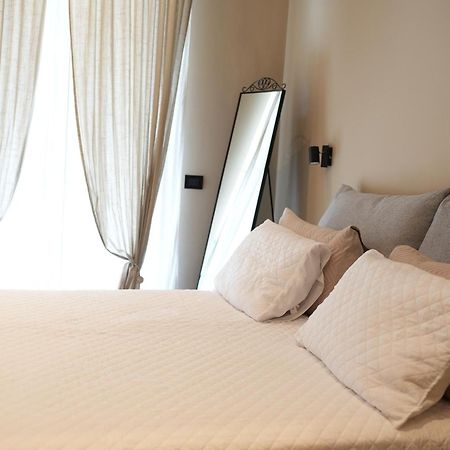 Alma House Apartment Наполи Екстериор снимка