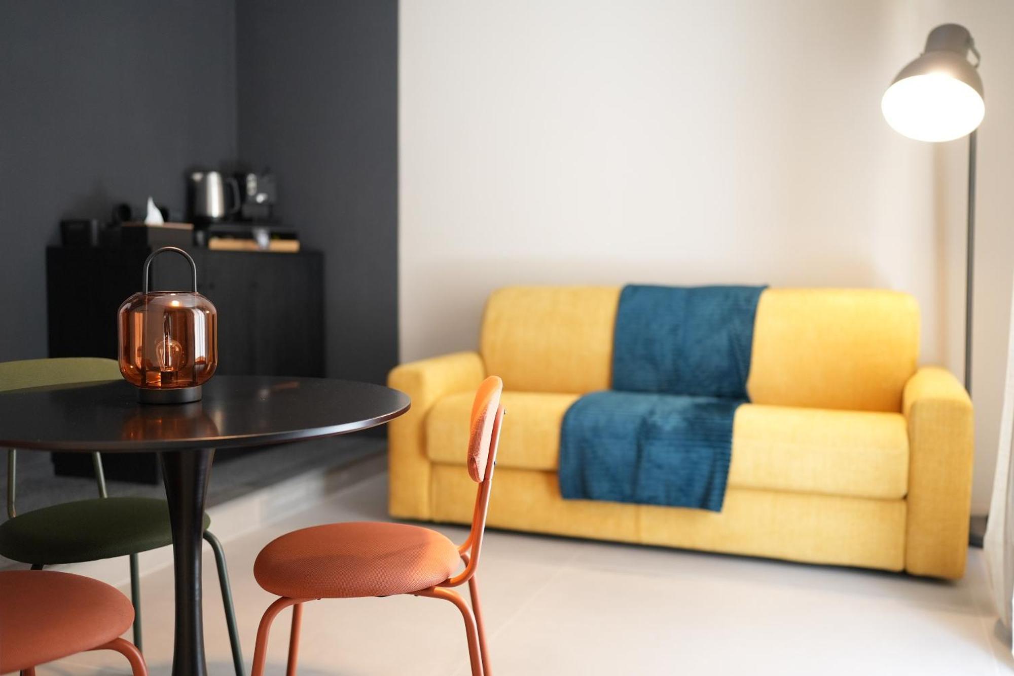 Alma House Apartment Наполи Екстериор снимка