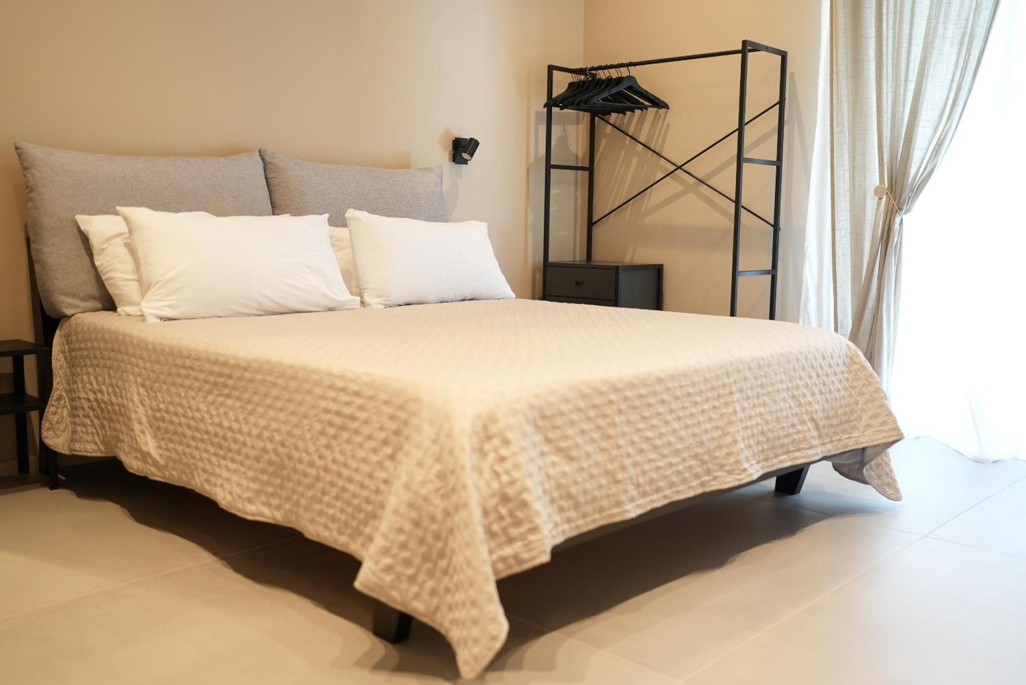 Alma House Apartment Наполи Екстериор снимка