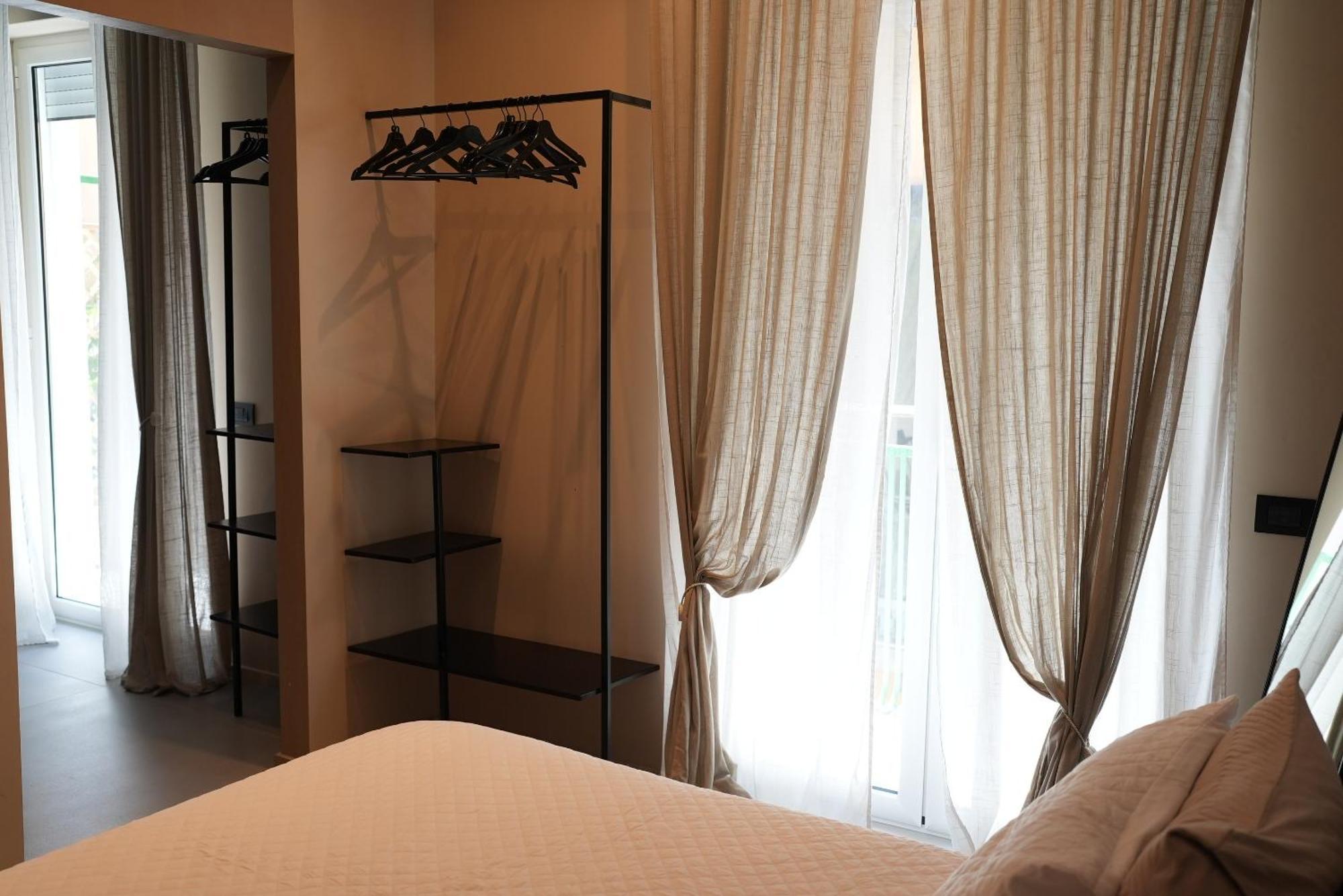 Alma House Apartment Наполи Екстериор снимка